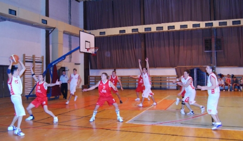200712131153090.basketbal_sl_roznava_02
